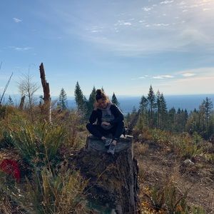 Meet your Posher, Mia